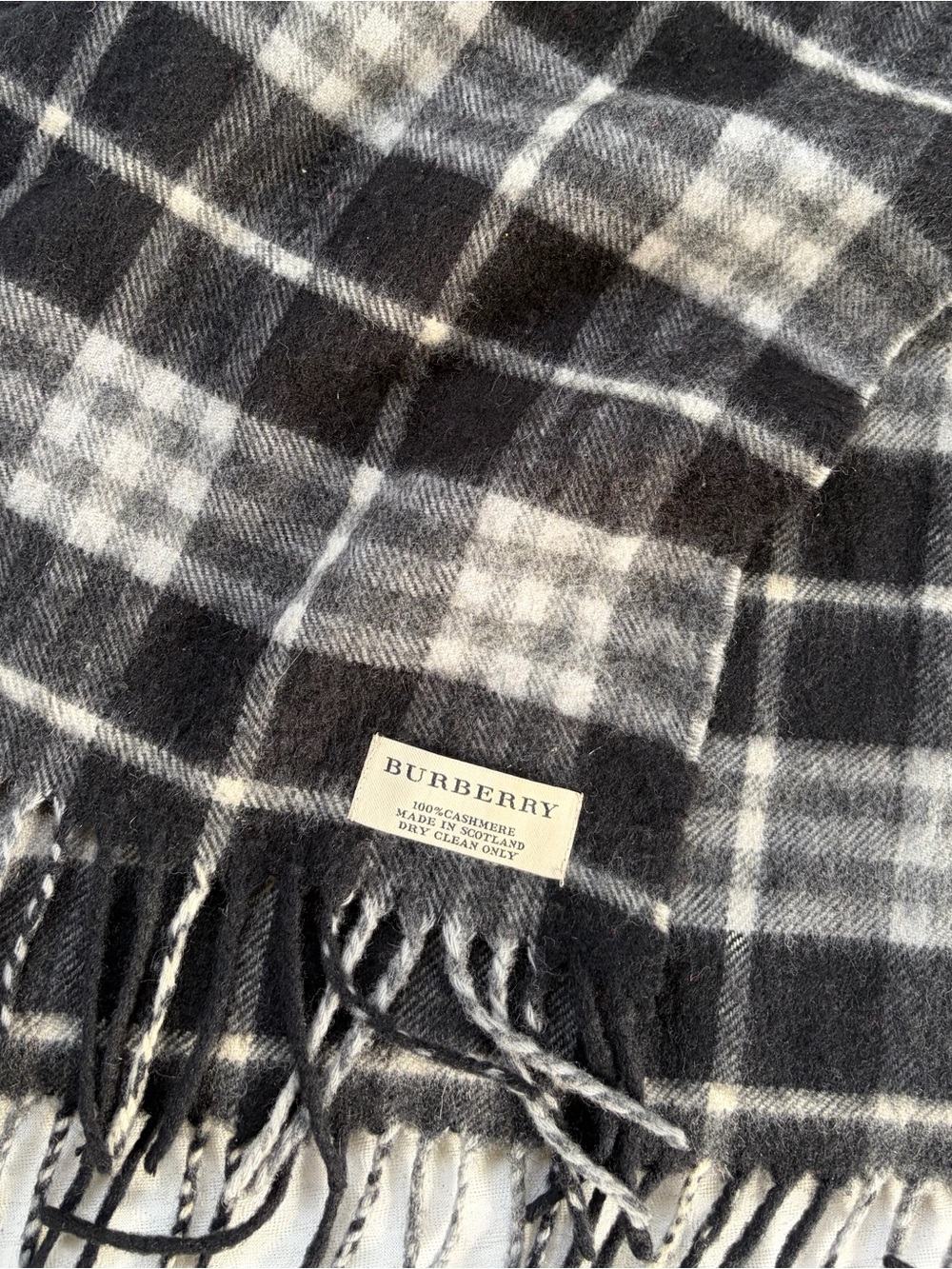 Burberry 100% Cashmere Check Scarf, Black & Grey Plaid, Unisex Style